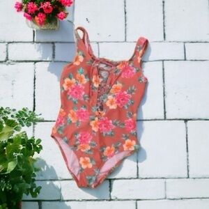 Gianni Bini NWT Afternoon Tea One Piece Swimsuit Size Small